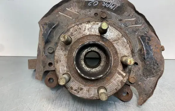 Subaru Impreza II Front wheel hub