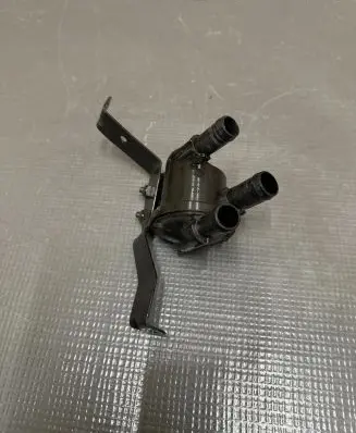 Volvo XC90 Water pump 31686567 PA66GF30