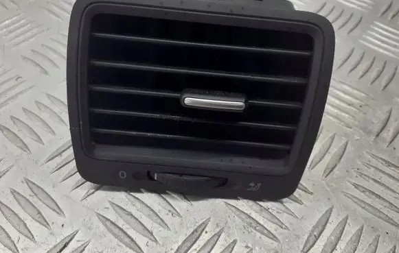 Volkswagen Golf Plus Dashboard air vent grill cover trim 1K0819710