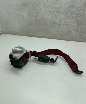 Porsche Macan (95B) Rear seatbelt 3066322 30635601
