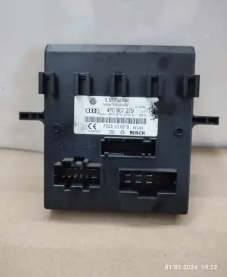 Audi Q7 4L Comfort/convenience module 4F0907279