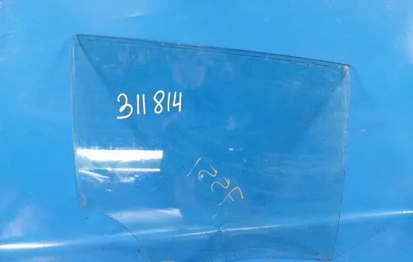 Mazda 3 II Front windscreen/windshield window BBN572511A