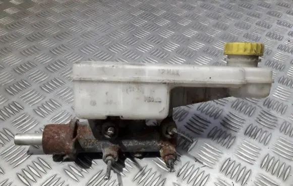 Master brake cylinder