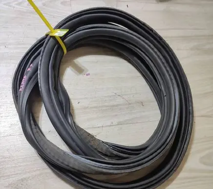 Jaguar F-Pace Trunk rubber seal (body) 