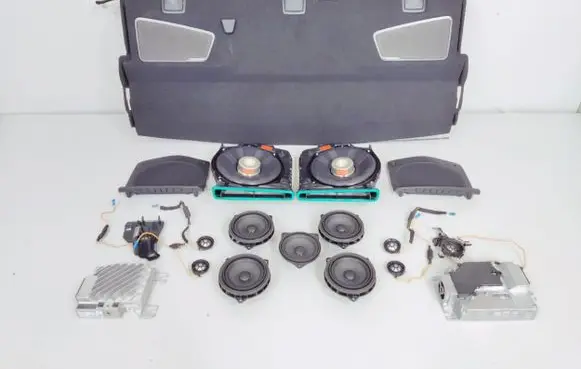 BMW 8 G14 Audio system kit 2622471 2622472