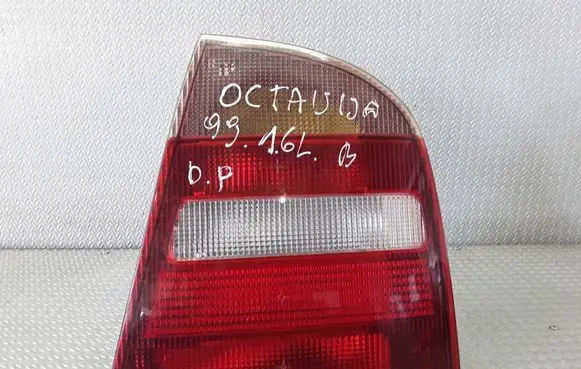 Skoda Octavia Mk1 (1U) Rear/tail lights ZSB1U6945096