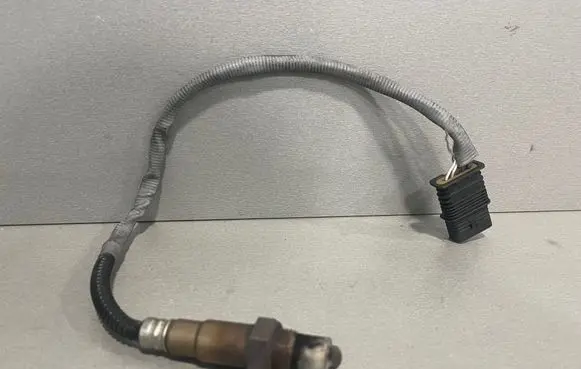 BMW 4 F32 F33 Lambda probe sensor 7589122 0258010418