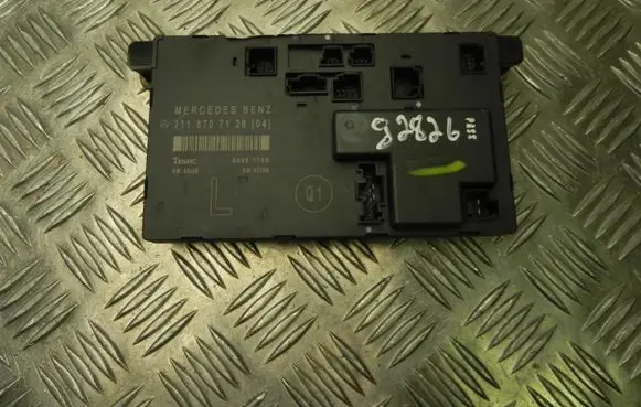 Mercedes-Benz E W211 Door control unit/module A2118707126 G2826