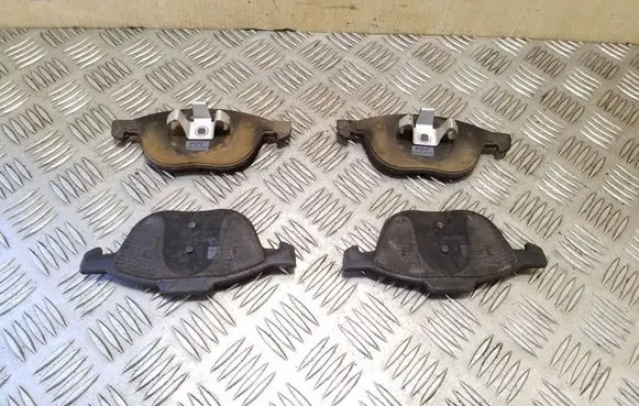 Volvo V40 Cross country Brake pads (front) 
