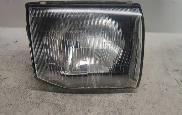 Mitsubishi Pajero Headlight/headlamp