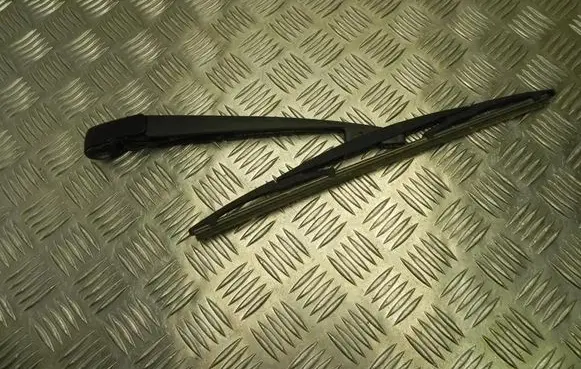 Subaru Legacy Rear wiper blade arm 35610 T1367