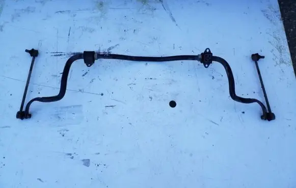Toyota Avensis T250 Front anti-roll bar/sway bar