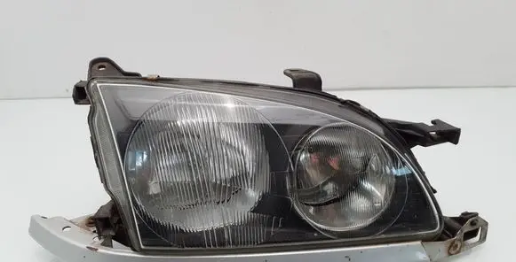 Toyota Avensis T220 Headlight/headlamp 54533365