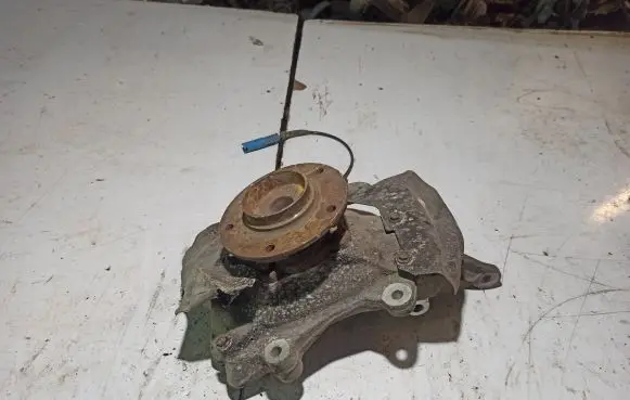BMW 6 E63 E64 Front wheel hub 6762013