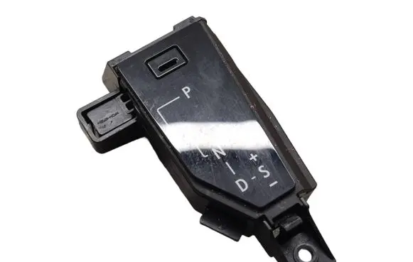 Lexus RX 450H Gear shift selector indicator 76K116RHD