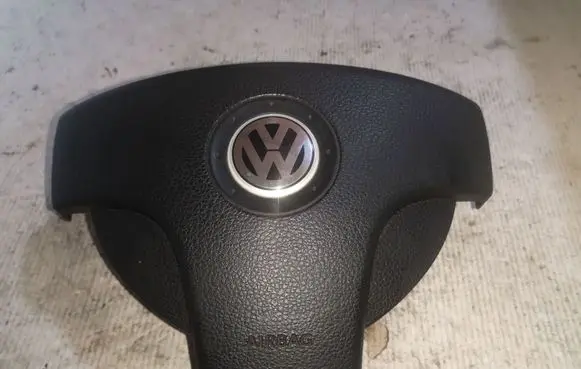 Volkswagen Fox Steering wheel airbag 5Z0880201 001211PYX47M