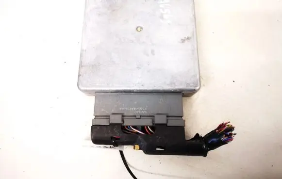 Ford Focus Engine control unit/module ys4f12a650pa ys4f-12a650-pa