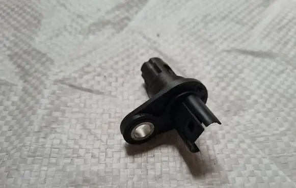 BMW 3 E92 E93 Crankshaft position sensor 7525015