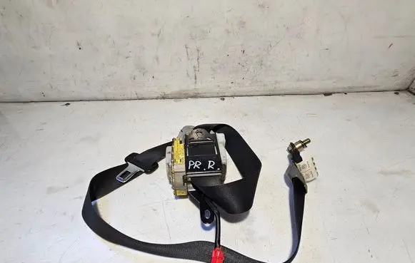Mitsubishi Pajero Front seatbelt TKAB2EN233 0429082