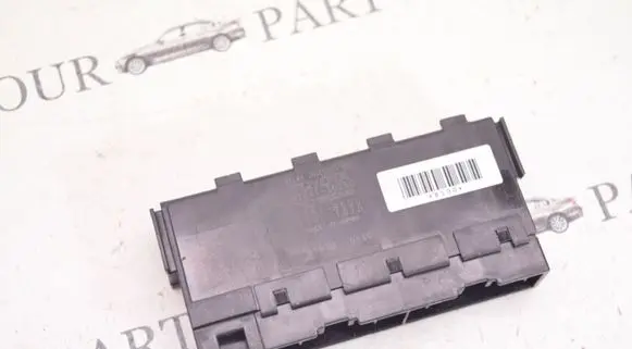 Lexus GS 300 350 430 450H Fuse module 8264130250