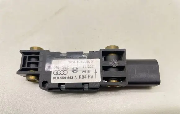 Audi A6 S6 C5 4B Airbag deployment crash/impact sensor 8E0959643A 111202 023180FLU0JD