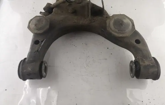 Toyota Land Cruiser (HDJ90) Front lower control arm/wishbone