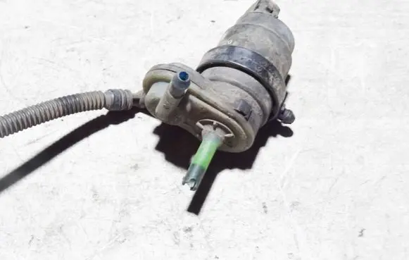 Opel Astra H Windscreen/windshield washer pump 13248320