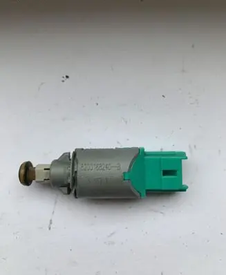 Clutch pedal sensor