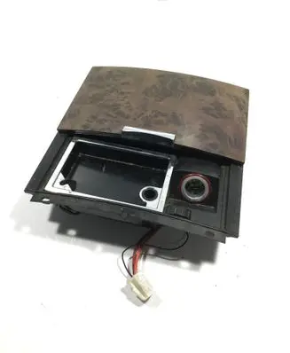 Volkswagen Touareg I Ashtray (front) 7L6857961C 7L6863071E 313280100