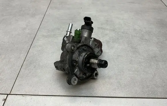 Land Rover Discovery Sport Fuel injection high pressure pump G4D39B395AB 0445010772