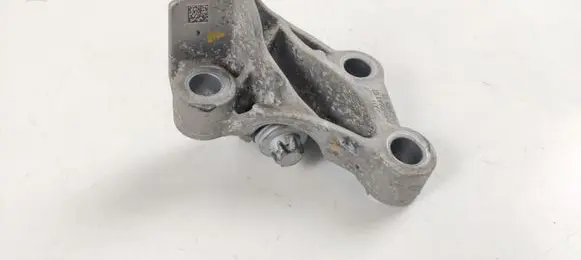 BMW iX Engine mounting bracket 9485641