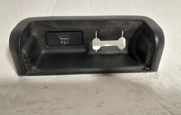 BMW X7 G07 USB socket connector 6995522
