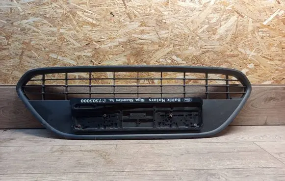 Ford Focus Front bumper lower grill 8M5117B968A LKN0097A