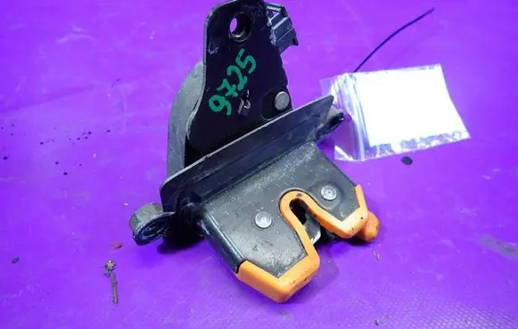 Skoda Fabia Mk1 (6Y) Tailgate/trunk/boot lock/catch/latch 