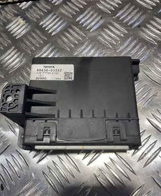 Toyota Avensis T270 Climate control unit 8865005242 MB1777008190