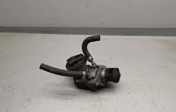 BMW 3 E90 E91 EGR valve 7810871 781087102