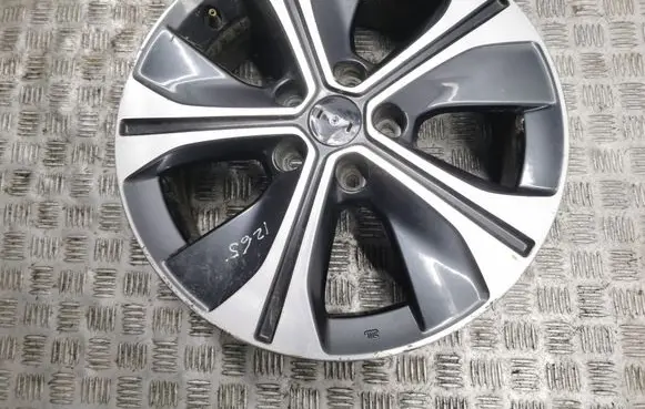 Nissan Leaf II (ZE1) R17 alloy rim 5SH3E