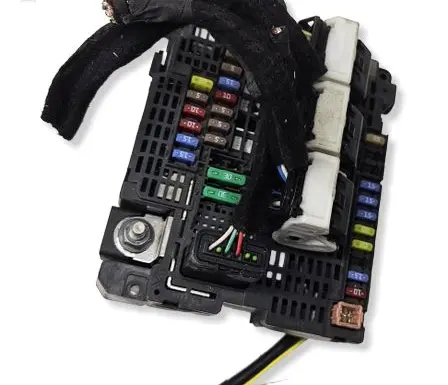 Peugeot Expert Fuse module 98119955804CAR 9811995580