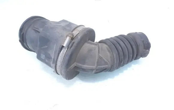 Opel Astra J Air intake hose/pipe 13399811 1108402