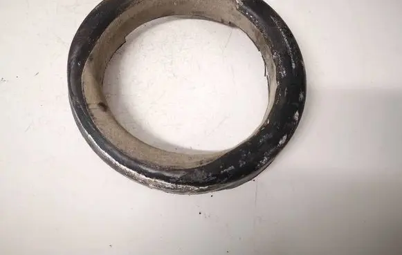 Volvo V70 Front coil spring rubber mount 29200003601