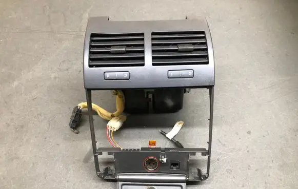 Volkswagen Phaeton Dash center air vent grill 3D0819203AP