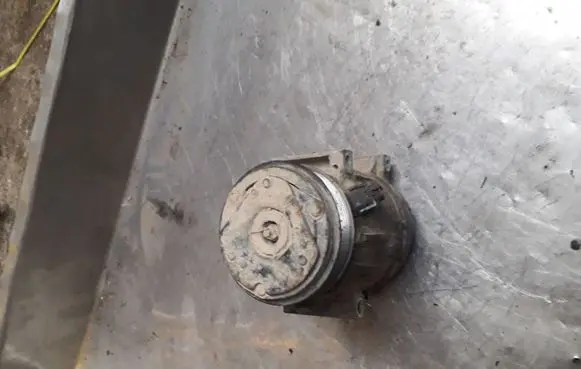 Renault Scenic II - Grand scenic II Air conditioning (A/C) compressor (pump)