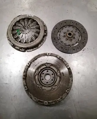 Ford Focus Clutch set kit lckg12010d cm5g7550ka