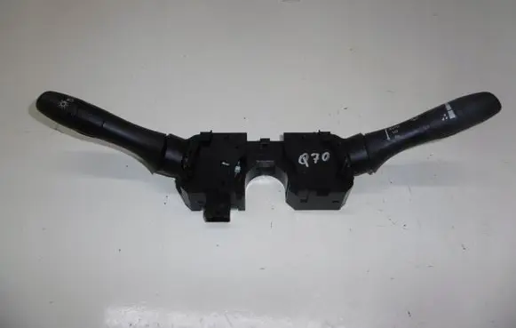 Infiniti Q70 Y51 Wiper turn signal indicator stalk/switch