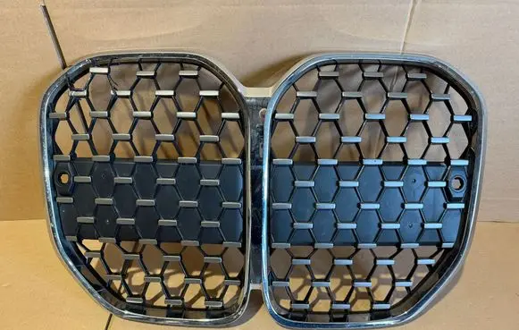 BMW 4 G22 G23 G24 G26 Quarter panel pressure vent 8079060