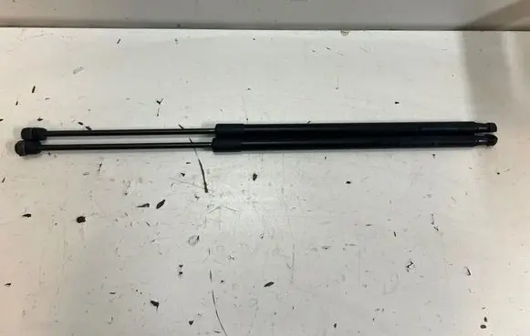 Mazda 3 III Tailgate strut 