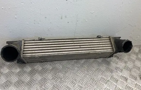 BMW 3 E90 E91 Intercooler radiator 7798788 3296399