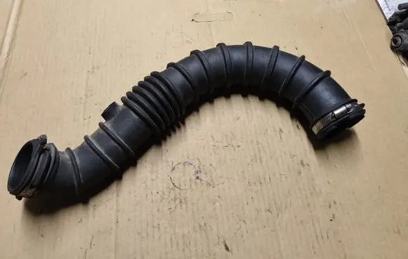 Chrysler PT Cruiser Air intake hose/pipe 04891457AA
