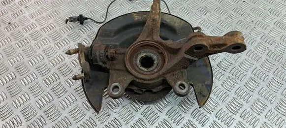 Honda CR-V Front wheel hub spindle knuckle
