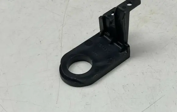 Volkswagen Polo V 6R Rear glass lock/latch Q944 164020